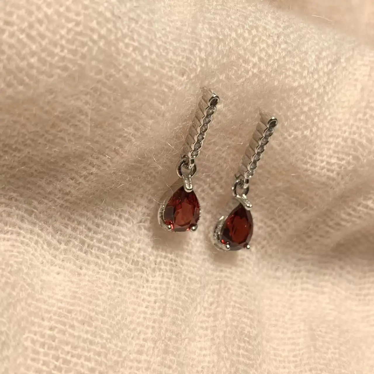 Natural Garnet 925 Sterling Silver Stud Earrings For Women Jewelry Gift Simple Jewelry CUTE Flower