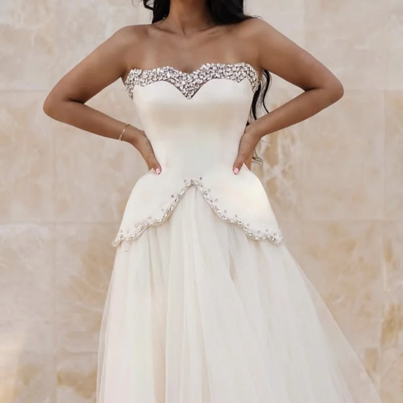 

Customized white Royal Wedding Dresses Long tail applique Tull 3D flower Lace pleating Made Robe De