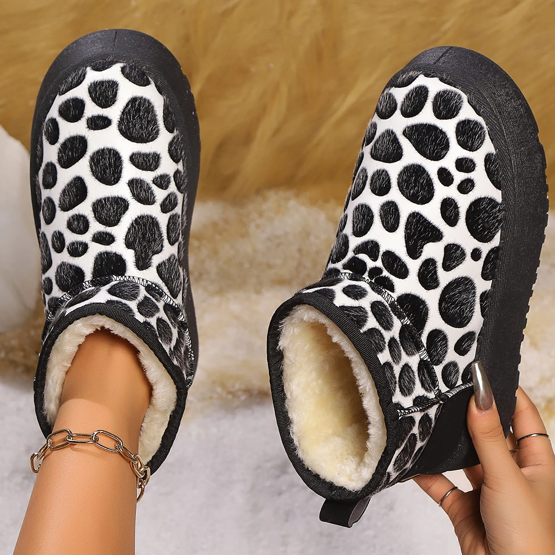 2024 Women Short Thick Soles Anti-cold Snow Boots Women Plus Velvet Thickened Non-slip Comfortable Baotou Boots Shoes for Women