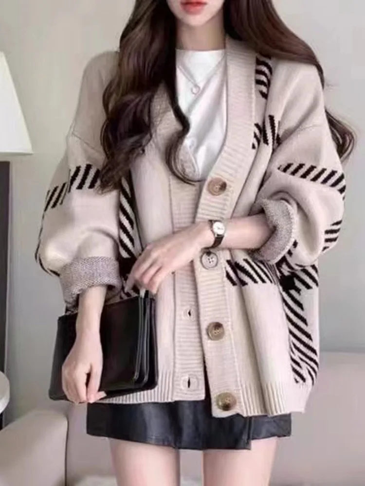 Nieuwe Herfst Winter Lange Mouw Gestreepte Trui Jas Vrouwen Mode Knoppen Gebreid Vest Kantoor Dame Casual Slanke Gebreide Kleding