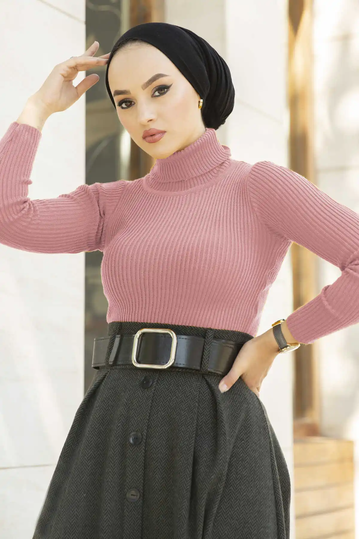 

-Throated Knitwear Sweater Pink