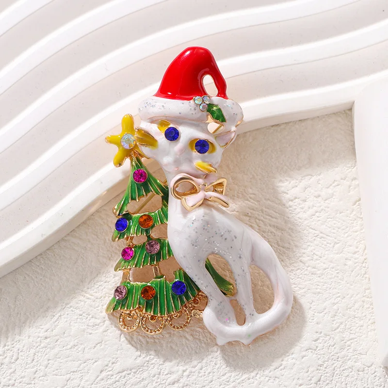 Hot Sale Christmas Cat Brooch Premium Feeling Quality Cute Animal White Kitten Christmas Tree Corsage Accessories Pins Gifts