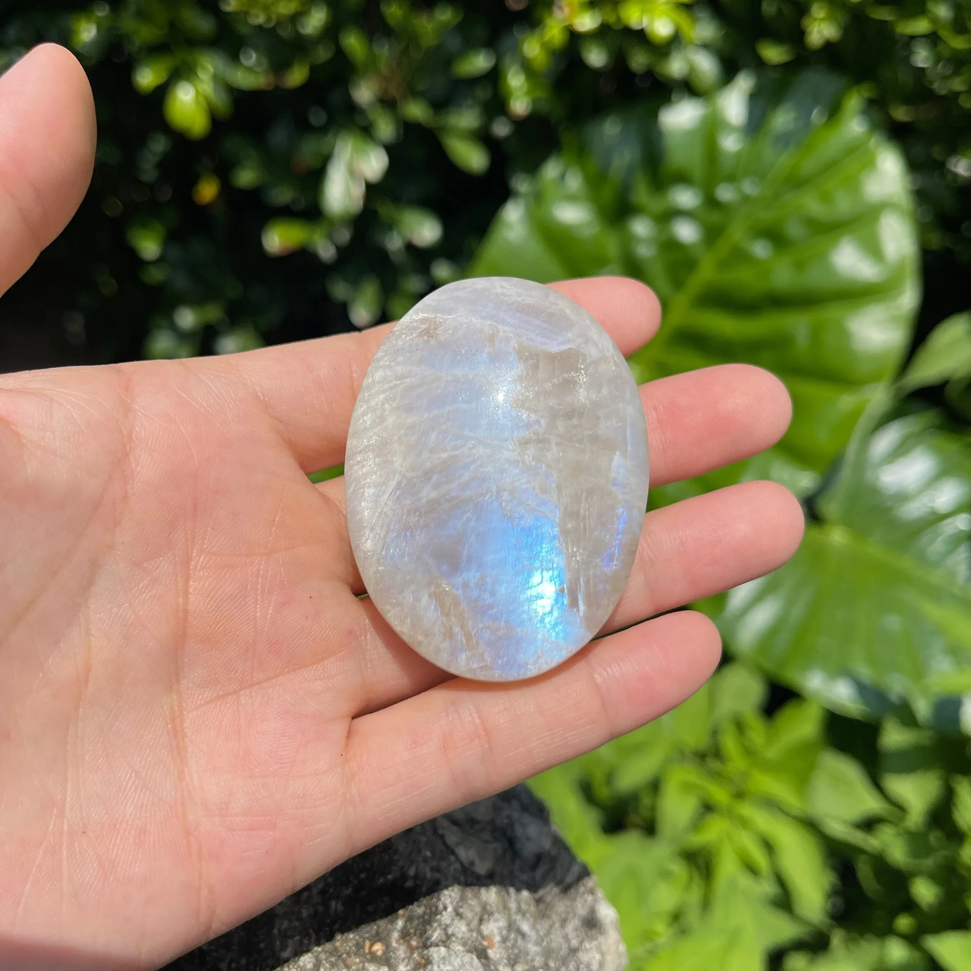 Exquisite Hand-carved Moonstone Crystal - Unique Reiki Stone, Suitable for Home Decoration, Jewelry Production