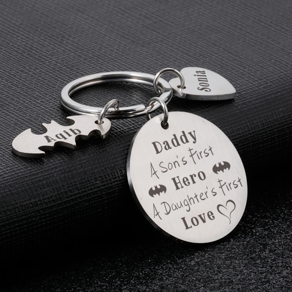 

Fashion Keychain Personalized Customized Products Name Keychains Happy Father's Day Gift From Son Daughter to Daddy Hero Rings