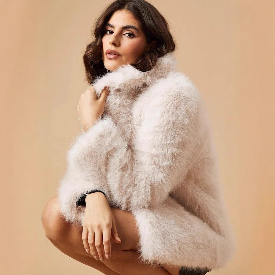 Womens Short Faux Fur Jacket Lapel Collar Open Front Winter Warm Outerwear Plush Fashion Thick Warm Imitation Fur Coat for Women