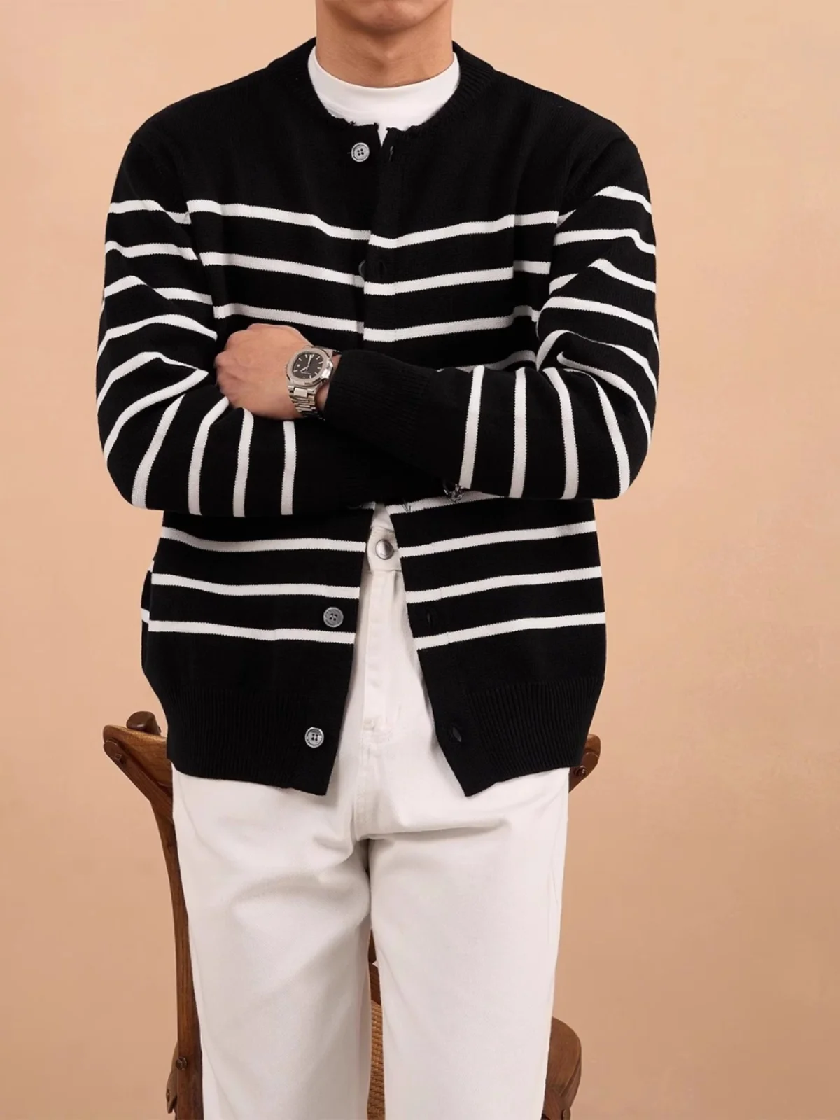 

Вязаный кардиган с круглым вырезом для мужчин, осенне-зимний, в корейском стиле, в полоску, модный, на пуговицах, свитер-жакет