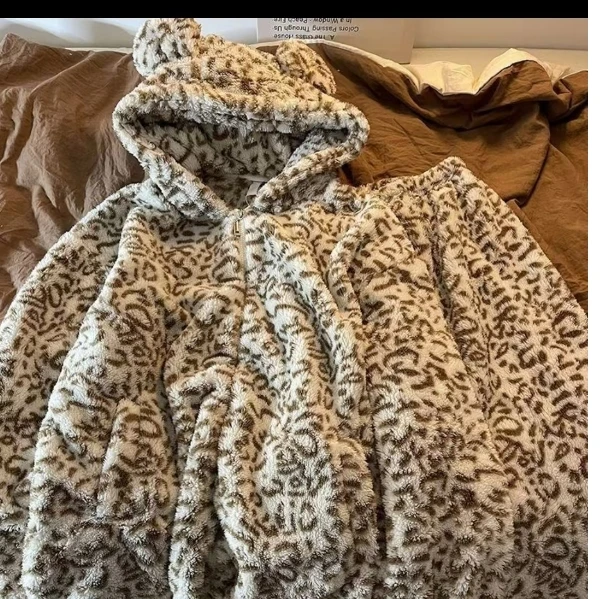 

Winter Sleepwear Hooded Pajamas Women Thicken Coral Velvet Sweet Youth Nightwear Party Loose Home Wear