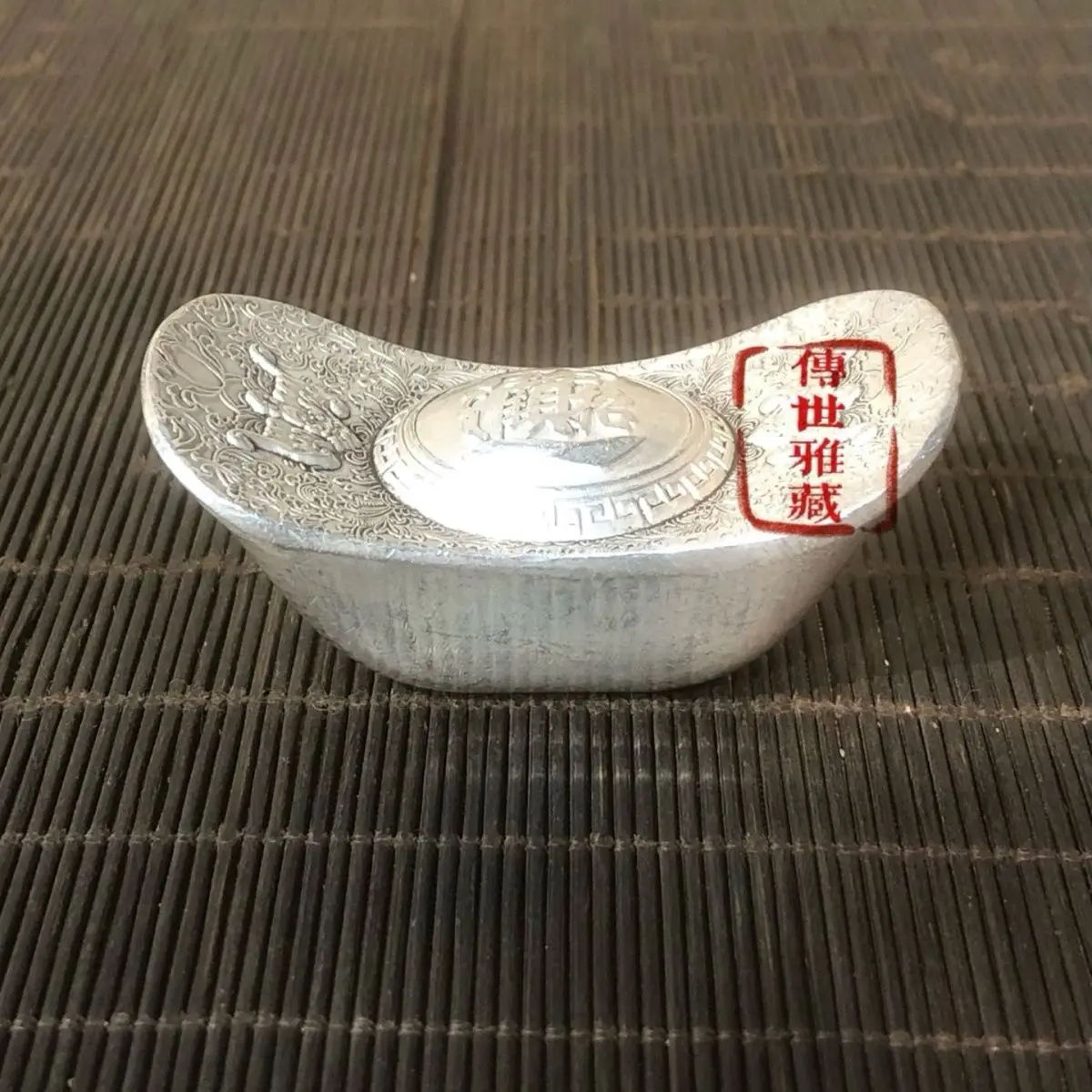 Recruiting wealth and wealth, solid ten taels of gold ingots, engraved antiques, coins, auspicious words, home decor