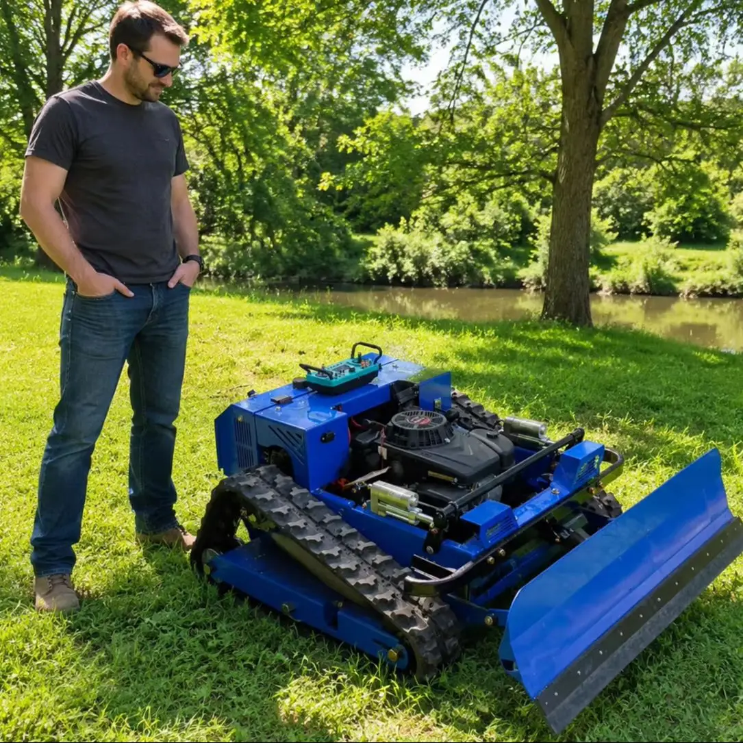 Tondeuse à chenilles télécommandée sans balais compacte ZNW-600S 750W tout-terrain multifonctionnelle pour la coupe de l'herbe et le déneigement avec pelle à neige