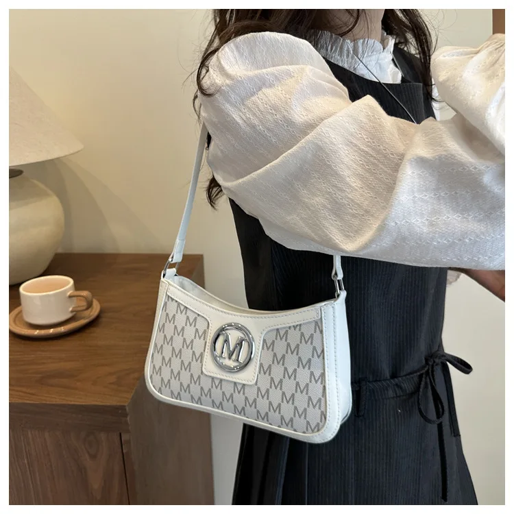 

2025 Summer Small Square Bag Women's Luxury Top Handle Purse with Letter Logo Elegant Underarm Bag for Office Commute