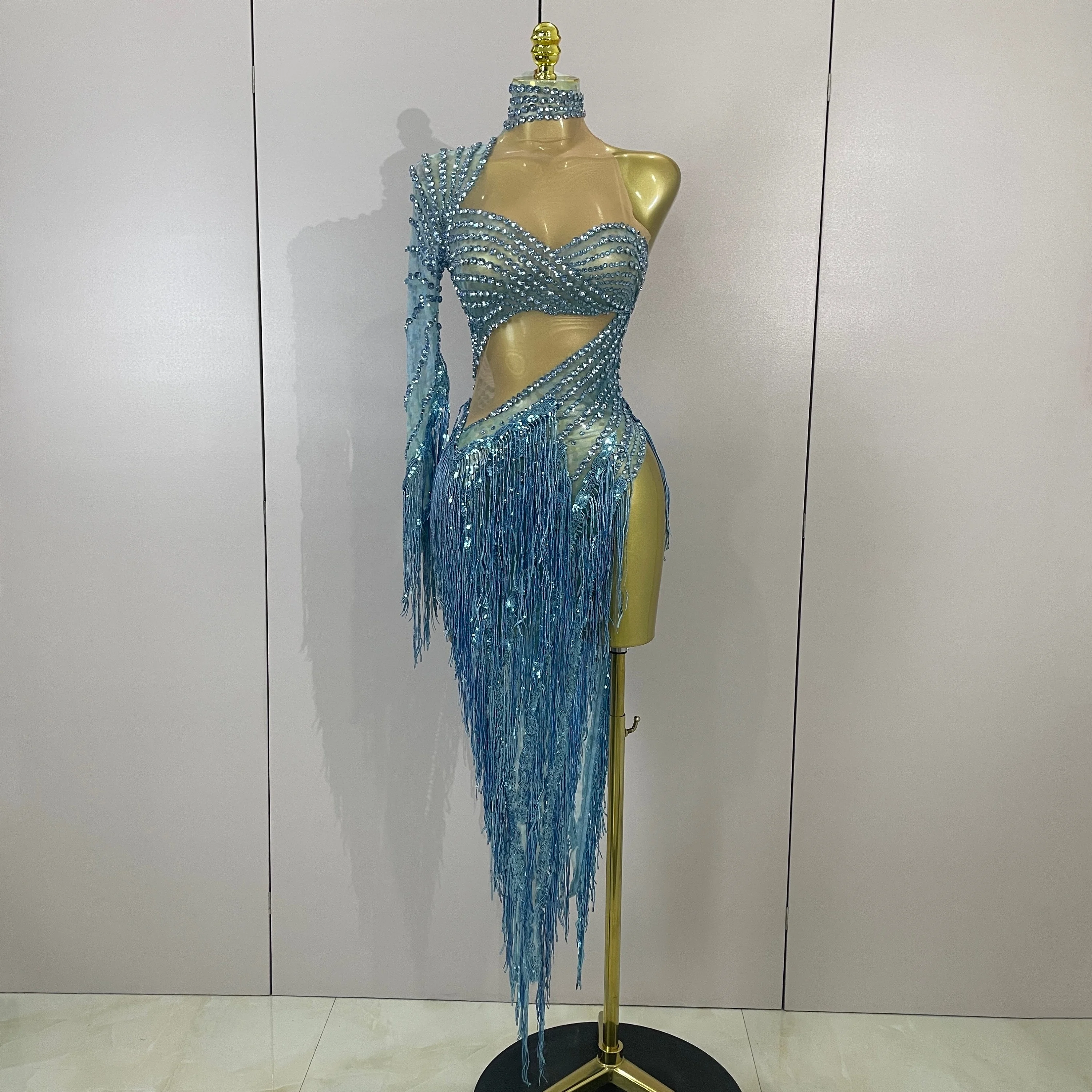blue dress gold dress illusion In 2015, a photograph of a went viral, dividing viewers over whether its colors were and black or white and gold. This optical highlighted differences in human color perception The return of the Black/Blue