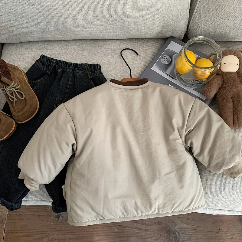 Осень/зима 2025: модная детская толстая теплая хлопковая куртка в клетку с круглым вырезом и большим карманом