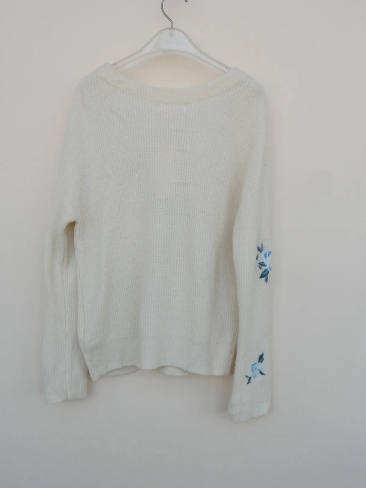 سترة نسائية شتوية فضفاضة مستديرة مطرزة خفيفة الوزن منفوشة 3 أمتار بيضاء مريحة للتنقل من الألياف المنصهرة #5