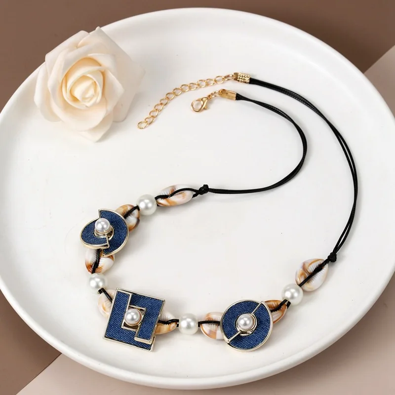 Retro shell beaded bib necklace niche ethnic style collarbone chain cross-border new popular jewelry first-hand source