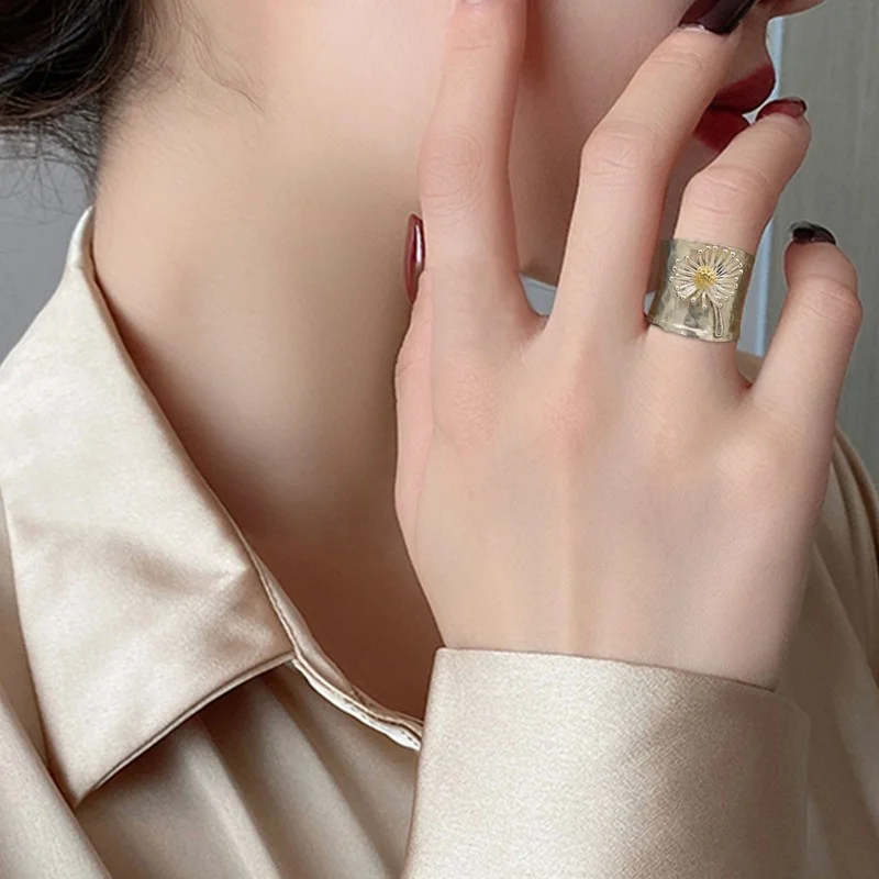 Vintage Engraving Dandelion Flower Wide Silver Color Ring for Womens Collection Antique Rings Fashion Jewelry Anillo De Mujer