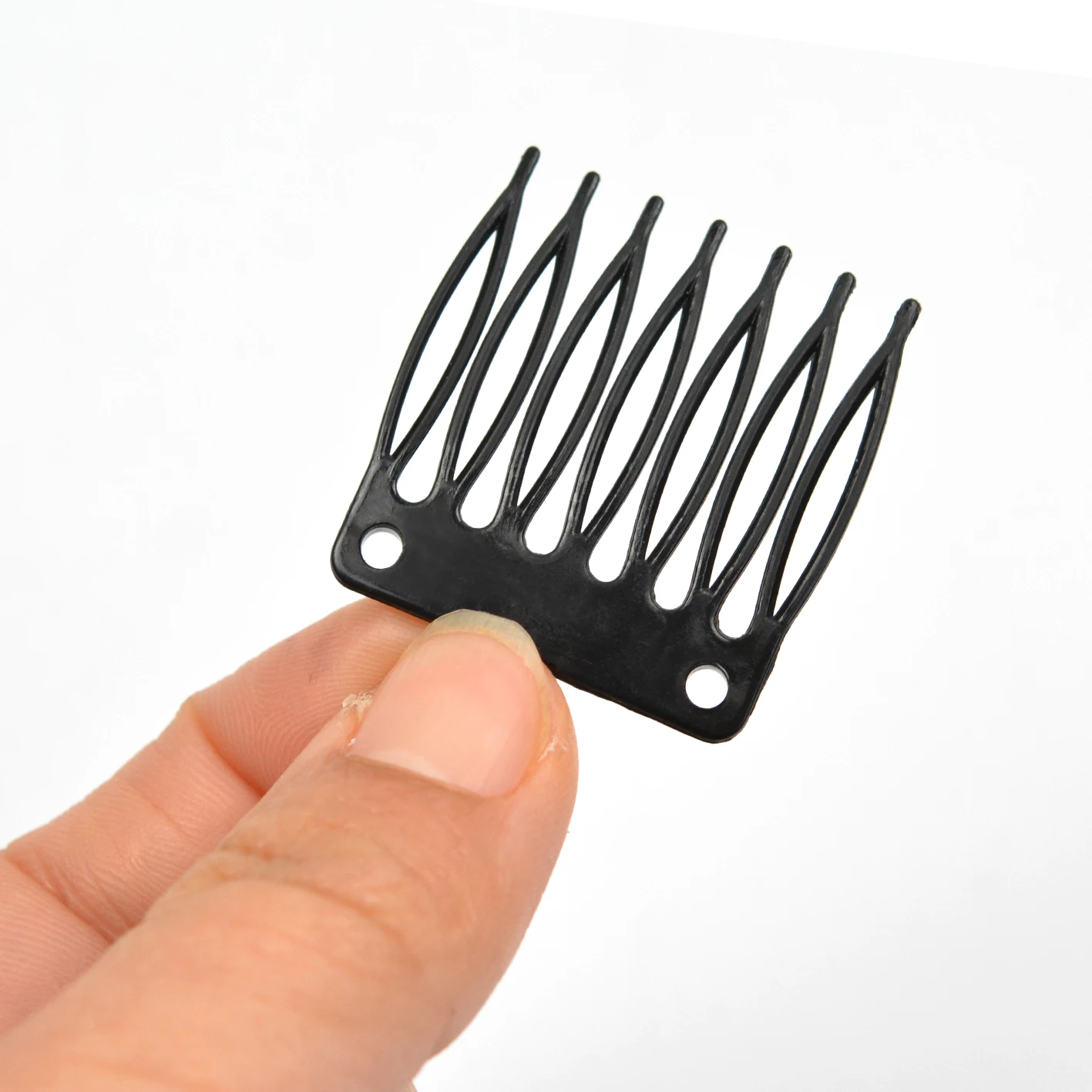 50 Pcs Pentes de cabelo Clipes de plástico 7-dentes Pentes de peruca com 2 Pcs Preto Elástico 5 Pcs T Pins e 5 Pcs C Curva Agulhas Costura