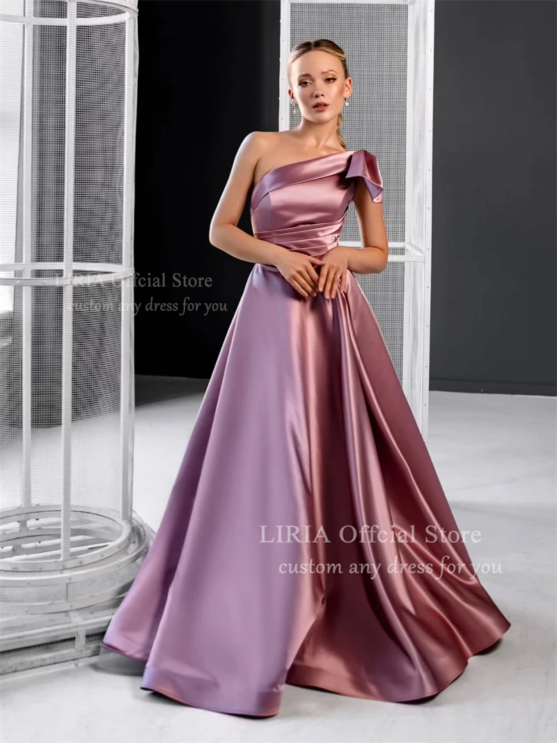 Vestido de Fiesta Elegante Rosa LIRIA, Vestido de Noche con un Hombro Descubierto para Mujer, Satén con Pliegues y Abertura Lateral, Personalizable