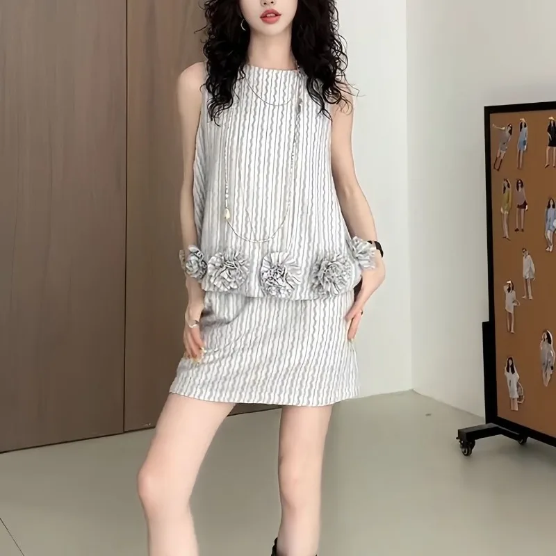 Nuevo conjunto de dos piezas de moda de verano para mujer, chaleco informal sin mangas con flores 3D, Top + minifalda de cintura alta, traje de fiesta elegante