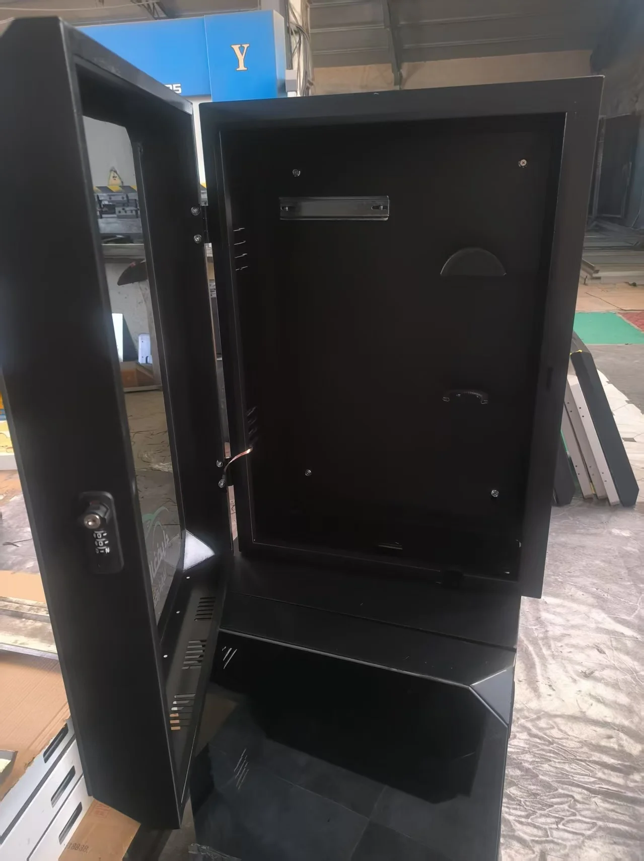 Wall-Mount Floor-Stand Metal Protective Cabinet for Outdoor EV Charger Enclosure Customizable Logo