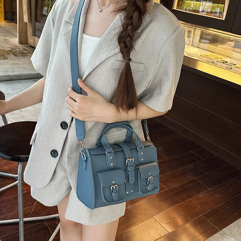 

Famous Designer Ladies Messenger Bag Genuine Leather Crossbody Style Women's Handbag Classic Elegant Look Popular Luxury