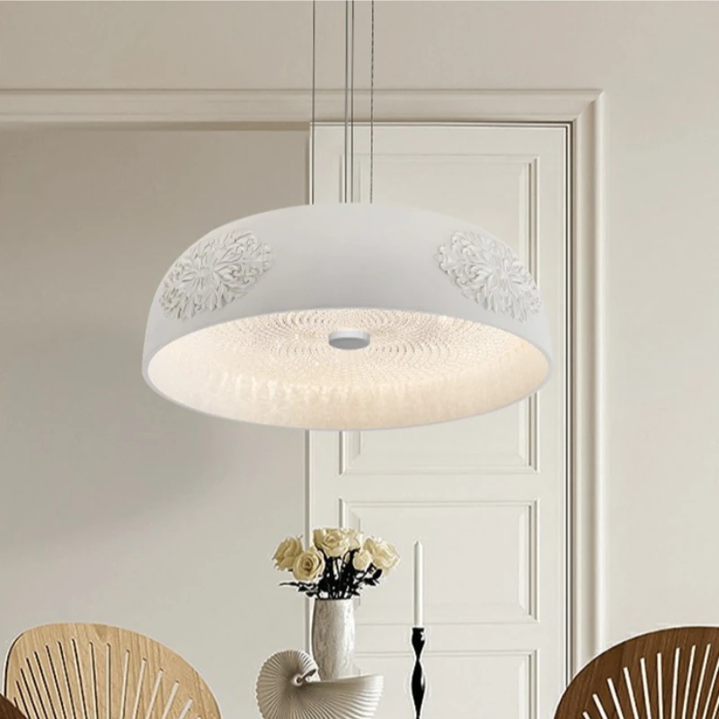 

Подвесные светильники из смолы во французском придворном стиле, минималистичный ресторан, креативная спальня, кухня, кафе, резные светодиодные подвесные люстры