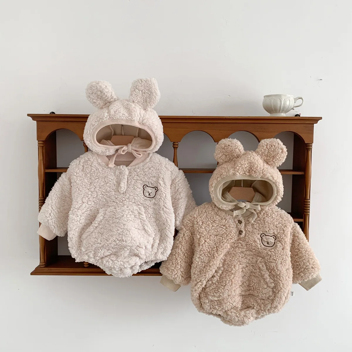 

2025 Autumn and Winter Baby Clothes: Cartoon Baby Fleece Jackets, Crawling Suits, Warm Double-Sided Fleece Coverings and Hoodies