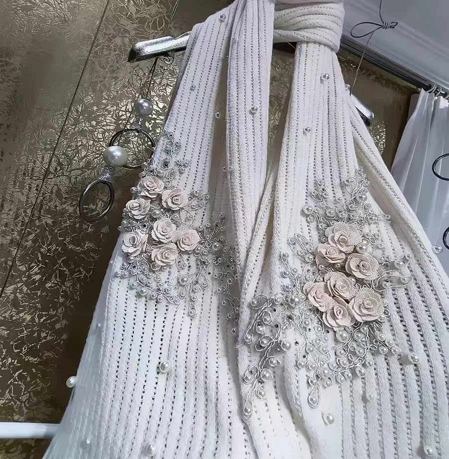 

Японский осенне-зимний шарф, элегантный толстый термошаль с инкрустацией жемчугом и 3D цветком, женский универсальный шарф в стиле Лолиты на каждый день