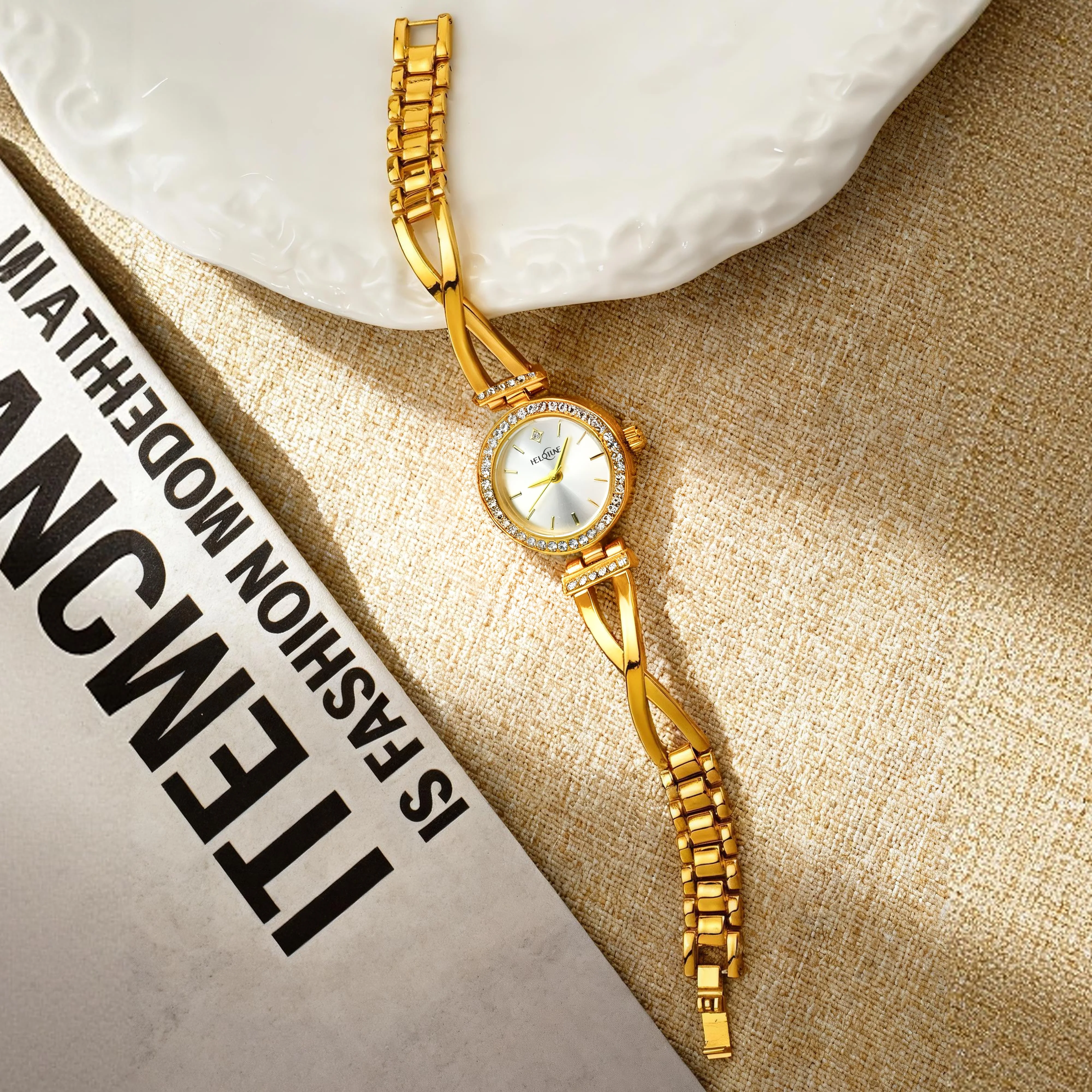 

Fashionable ladies' waterproof quartz luxury gold-plated elegant bracelet watch – the perfect gift reloj mujer watch for Women