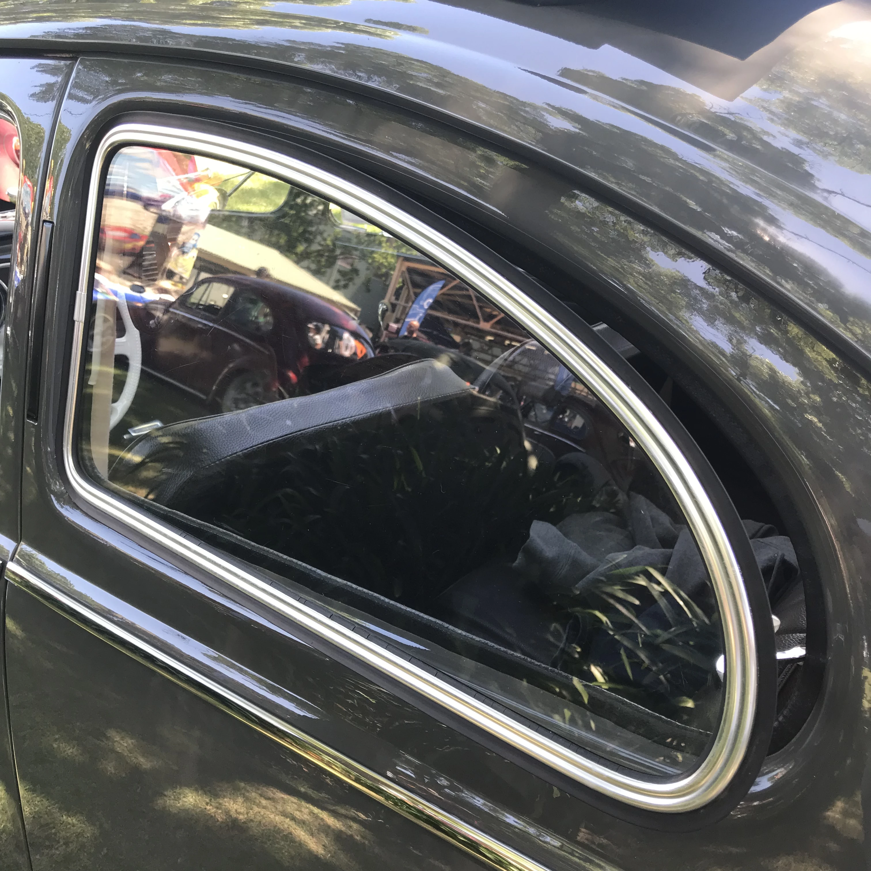 

Rear Popout Window Complete Kit Compatible with VW Type 1 Beetle/Bug 1950-1964