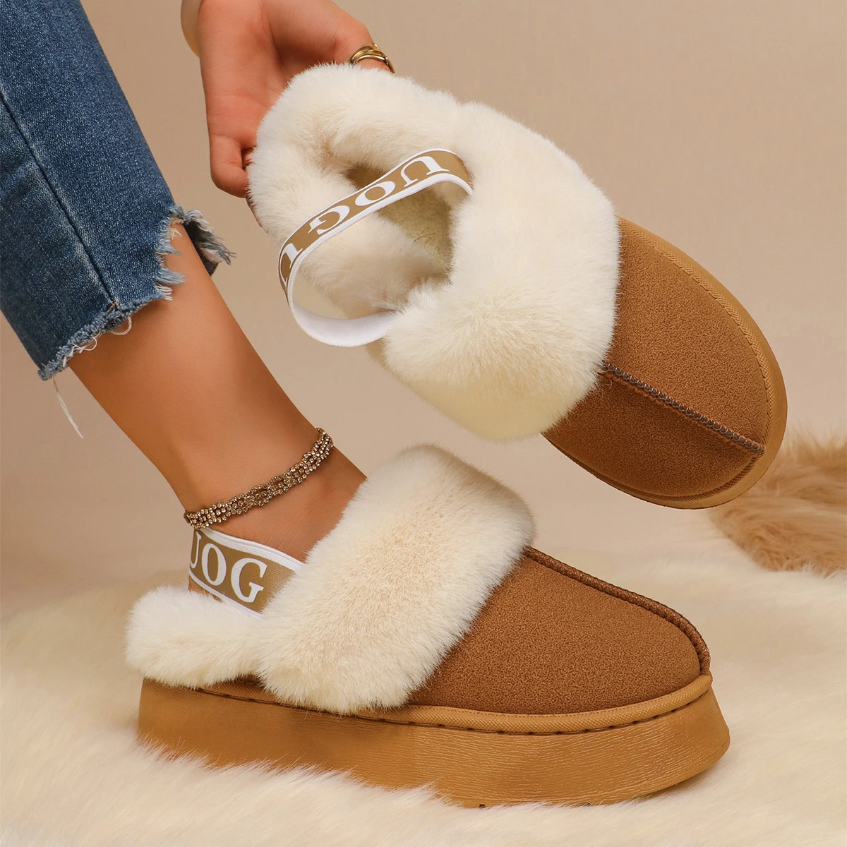 

New Fashion Fluffy Platform Slippers for Women 2025 Winter Plush Warm Cotton Shoes Woman Comfort Non Slip Unisex Home Slippers