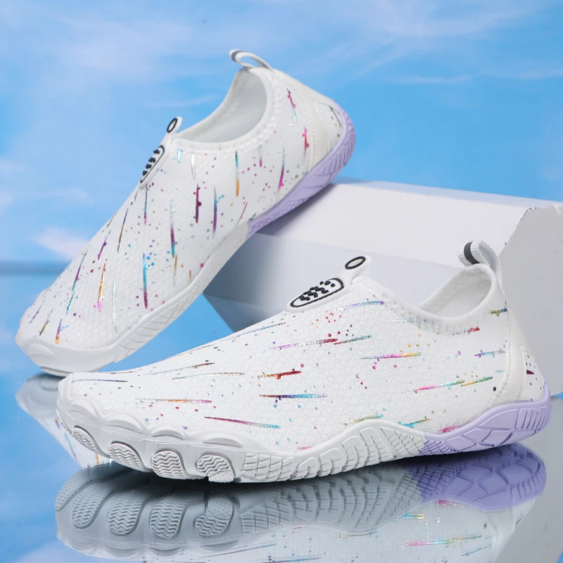 HKDQ Mens Slip on Water Shoes 여성용 맨발 아쿠아 슈즈 빠른 건조 로우 컷 미끄럼 방지 통기성 메쉬 고무 단독 수영 신발