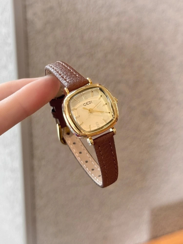 

Luxury Women's Quartz Watch Gold Delicate Digital Clock Fashion Leather Vintage Women's Watch