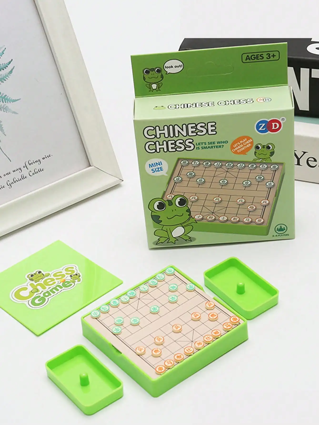 

1 комплект портативных китайских шахмат для путешествий, двусторонняя и складная настольная игра