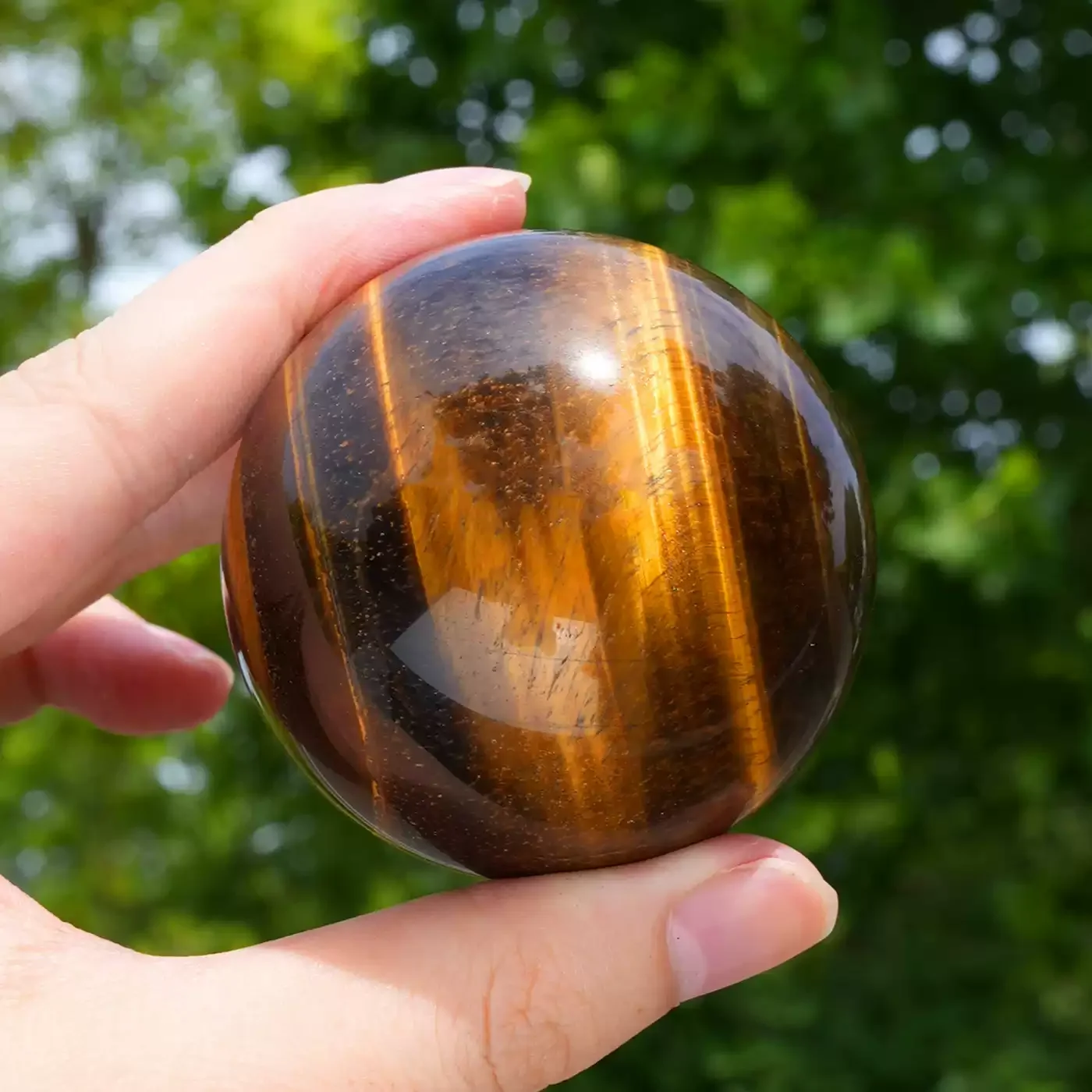 7cm Natural Tiger's Eye Sphere Polished Crystal Ball Stunning Golden Chatoyant Cat Eye Effect Reiki Chakra Energy Stone for Meditation Witchcraft Spiritual Home Ornament Crystal Lover Gift