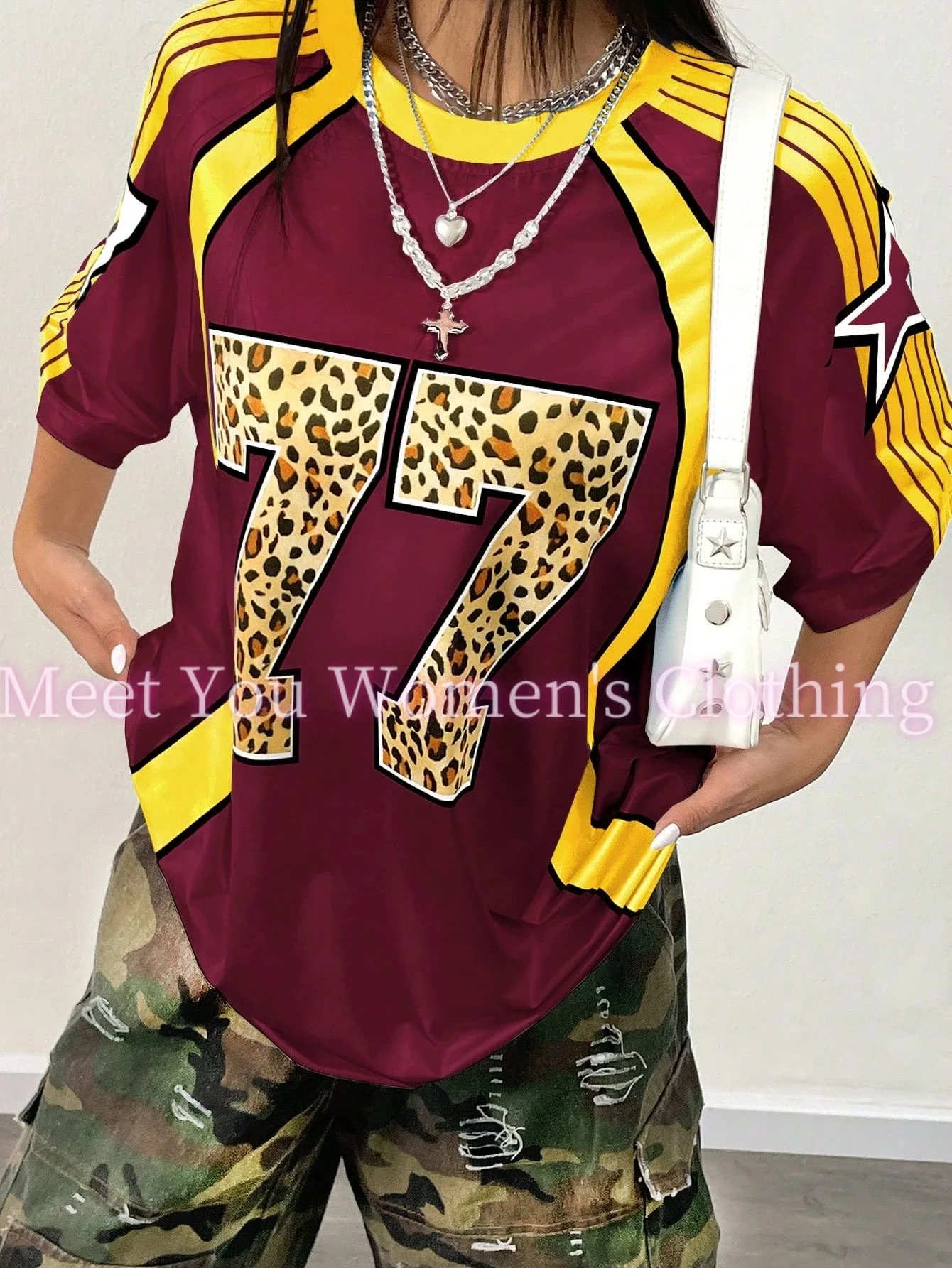 Luipaard Nummer 77 T-shirt Vrouwen Zomer sexy Oversized V-hals Tee Harajuku Trend Korte Mouw Vrouwelijke Streetwear Womens Tops