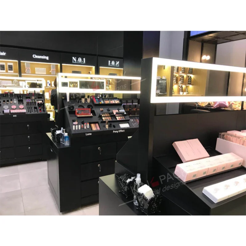 Vetrina espositiva personalizzata. Cosmetica per negozio di trucco vitrine