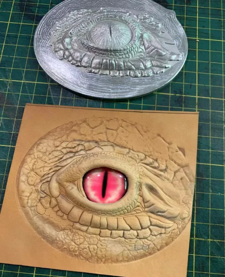 

Metal Dragon Dinosaur Eye Leather Embossing Mold 3D Concave Convex Stamp Aluminum Alloy Pressing Mould Two Sizes Craft Tool