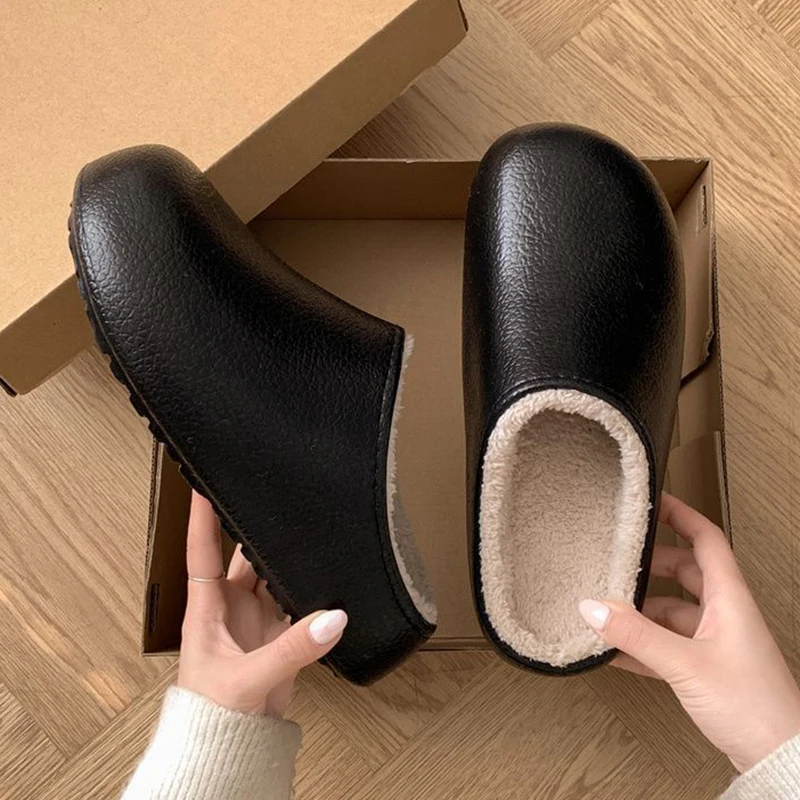 2026 Winter Waterproof Platform Mules Slippers Women Anti Slip Soft Sole Home Plush Slippers Woman Outdoor Thick Sole Warm Clogs