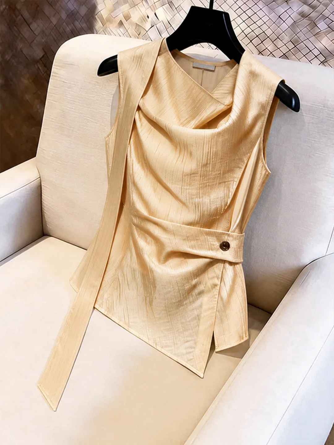 

Slimming Effect Summer Design Women's Tank Top Fashionable Waist-Cinching Sleeveless Commute Friendly New Style Silk Material