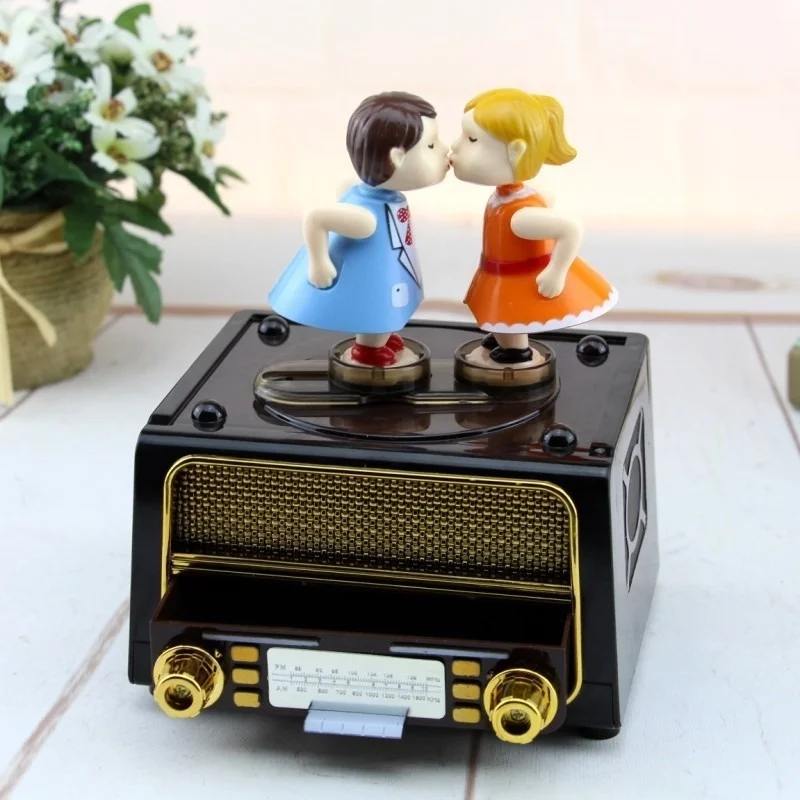 Couple Kiss Music Box Birthday Gift Party Supply Music Box Diy Radio Shape Antique Carved Musical Box