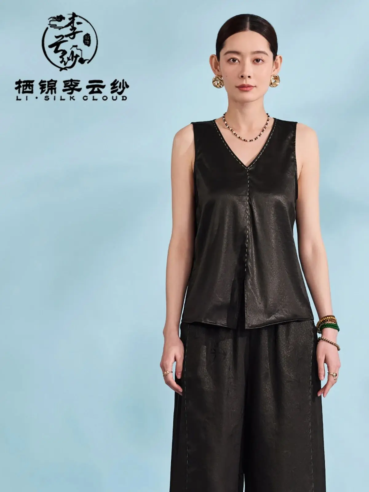 LI SILK CLOUD Xiangyunsha Top na Ramiączkach - Czysta Czarna, zwiewna kamizelka z jedwabiu morwowego, tradycyjne wykonanie do noszenia pod spodem lub na wierzch. — zdjęcie 2