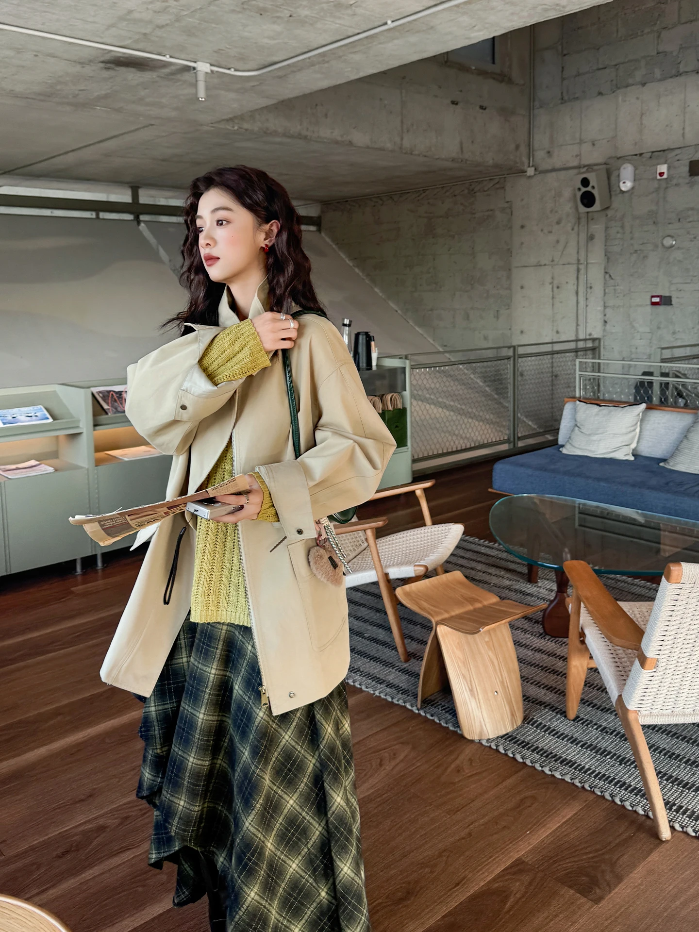 

Женская модная ветровка средней длины с воротником-стойкой, свободного кроя, цвета хаки, в корейском стиле, для повседневной носки