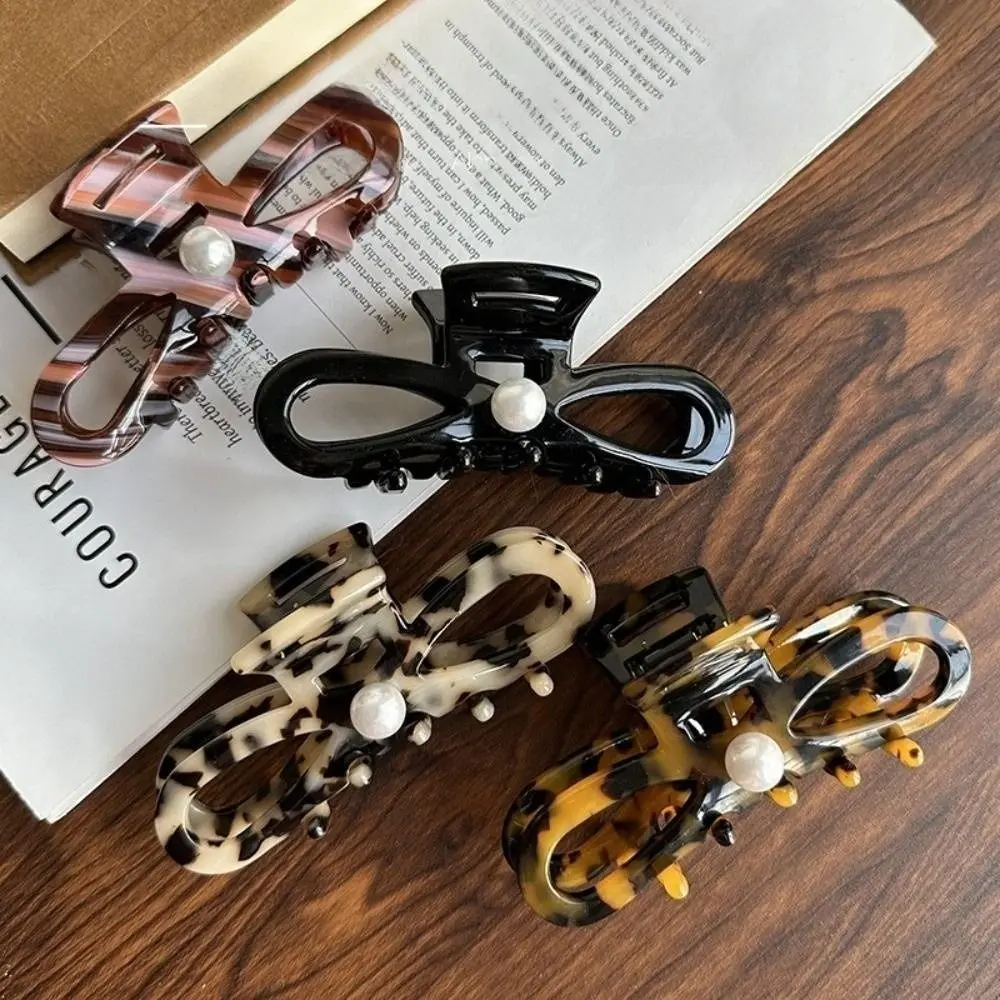 

Elegant French Design Women Hair Claws Pearl Leopard Ponytail Hair Clips Hair Ornament Retro Lady Shark Clip for Girls Headwear