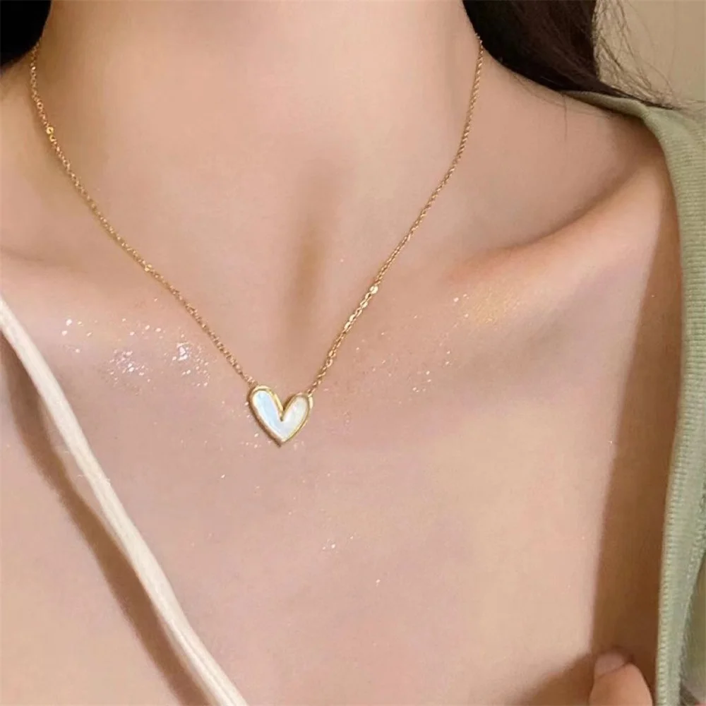 INS Acrylic Shell Love Heart Pendant Necklace Simple Gold Color Clavicle Chain Necklace For Women Fashion Women Jewelry Gift