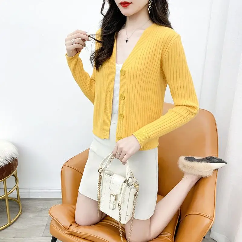 2024 Women\'s Autumn Winter New Spliced V-neck Button Screw Thread Fashion Solid Loose Knitted Cardigan All-match Long Sleeve Top