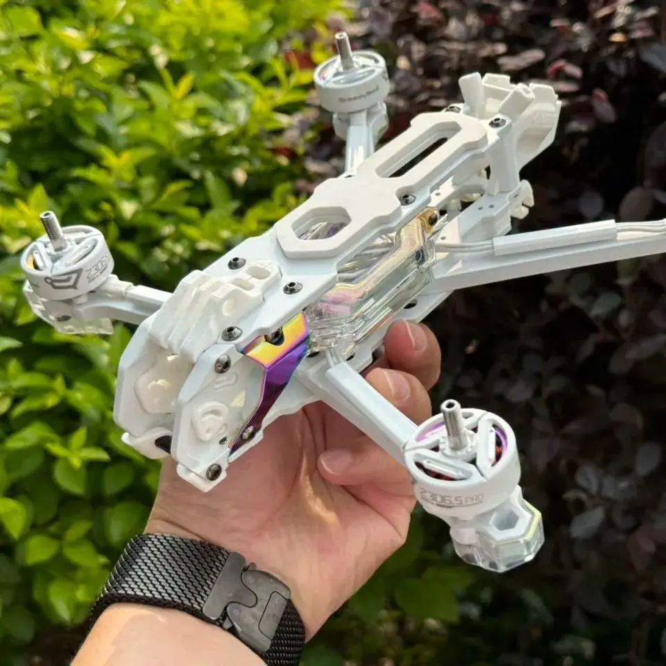 Zestaw ramy SpeedyBee Mario 5 White Frame Kit, niezmontowany, z ramionami kanałów LED jako części do samodzielnego montażu FPV. — zdjęcie produktu 7