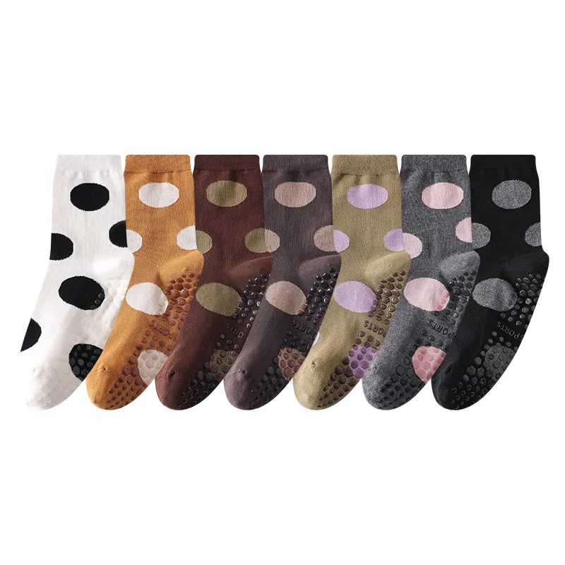 Good Quality Polka Dot Non-Slip Yoga Socks for Women, Silicone Grip Crew Socks, Multi-Color Indoor Fitness & Pilates Floor Socks