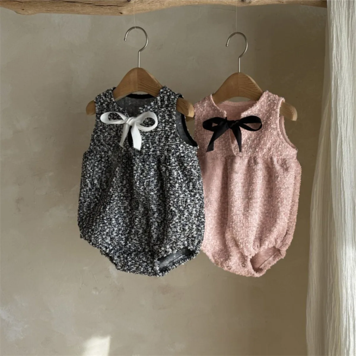 

2025 Spring Autumn New Girls Bow Small Fragrant Style Sleeveless Romper Baby Tank Top Jumpsuit Triangle Rompers
