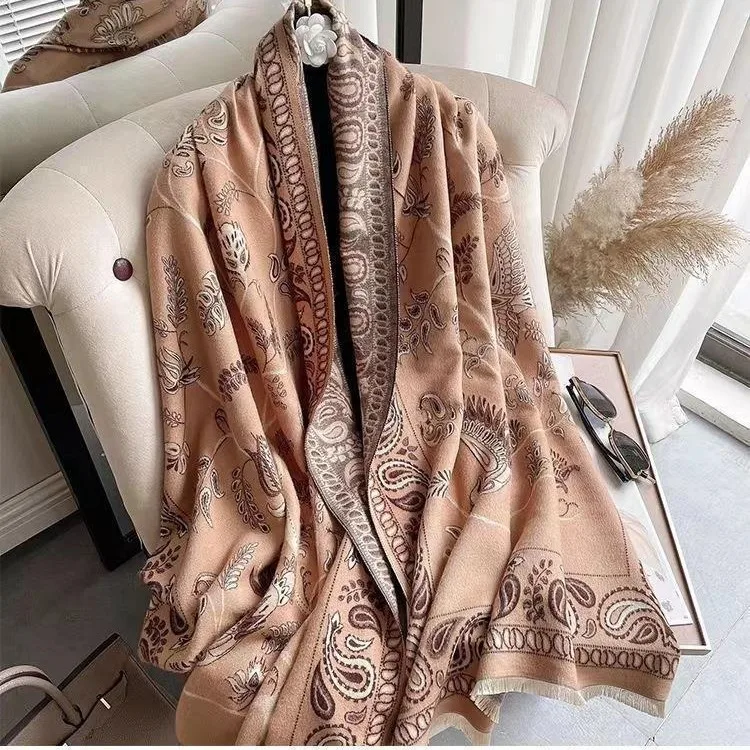 

The New Shawl for Autumn and Winter Is Worn Over The Office Nap Blanket, Atmosphere Scarf, The Printed Warm Scarf