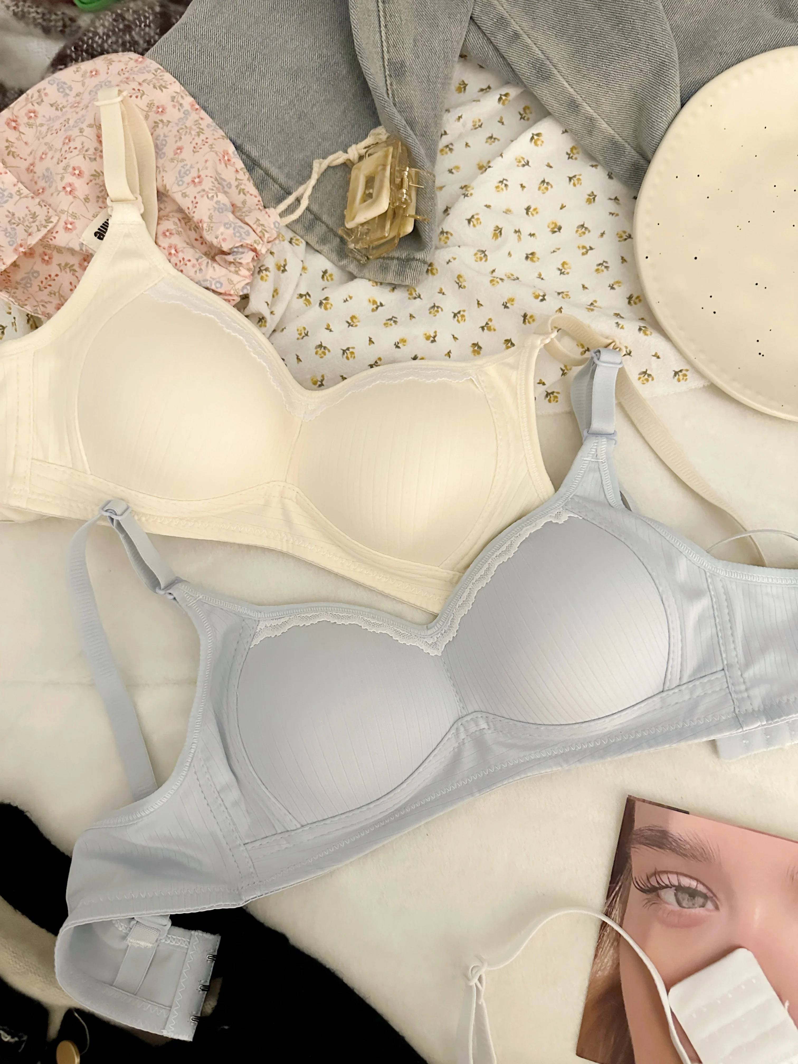 

Нижнее белье для студентов колледжа, женское, тонкое, без стального кольца, маленькая грудь, поддерживающее нижнее белье, удобный дышащий бюстгальтер с кружевными краями